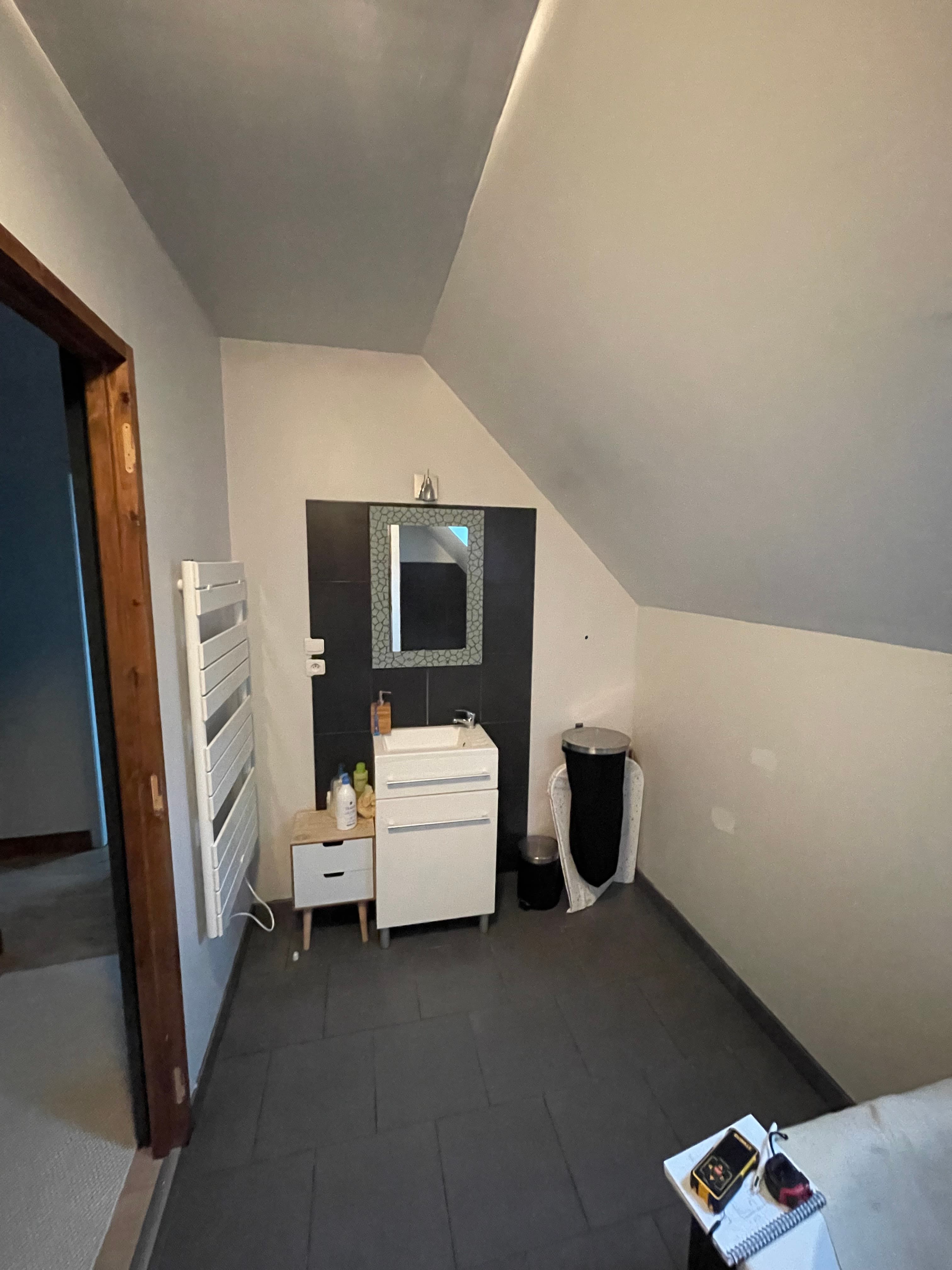 Avant travaux - Rénovation complète de salle de bain sous combles à Rémalard-en-Perche à Rémalard-en-Perche - photo 2